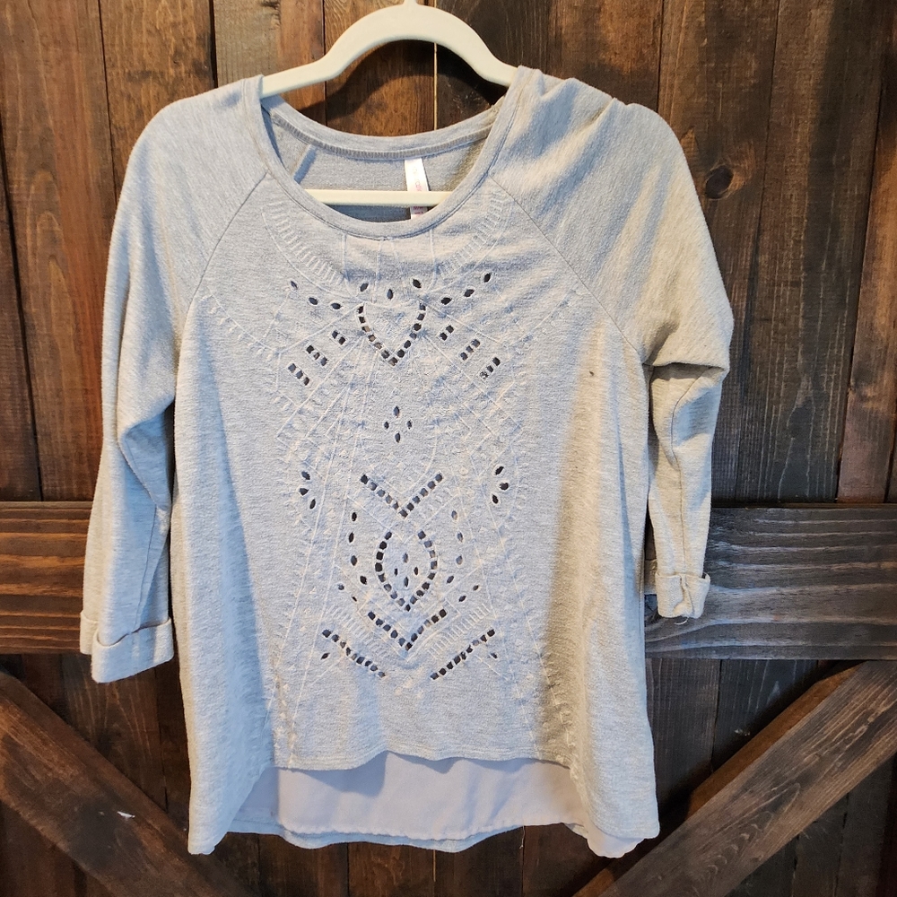 Xhiliration 3/4 Quarter shirt